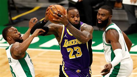 Video highlights, recaps and play breakdowns of the Los Angeles Lakers vs. Golden State Warriors NBA game from 28 January 2024 on ESPN (IN).